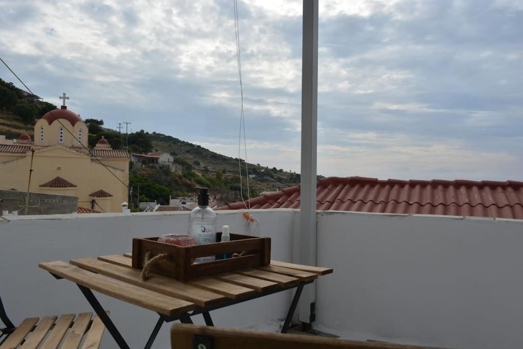 Vila The House Of Grandma Zinios Ioulis Exteriér fotografie